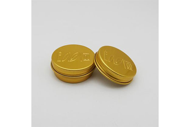 Embossed logo on the cap